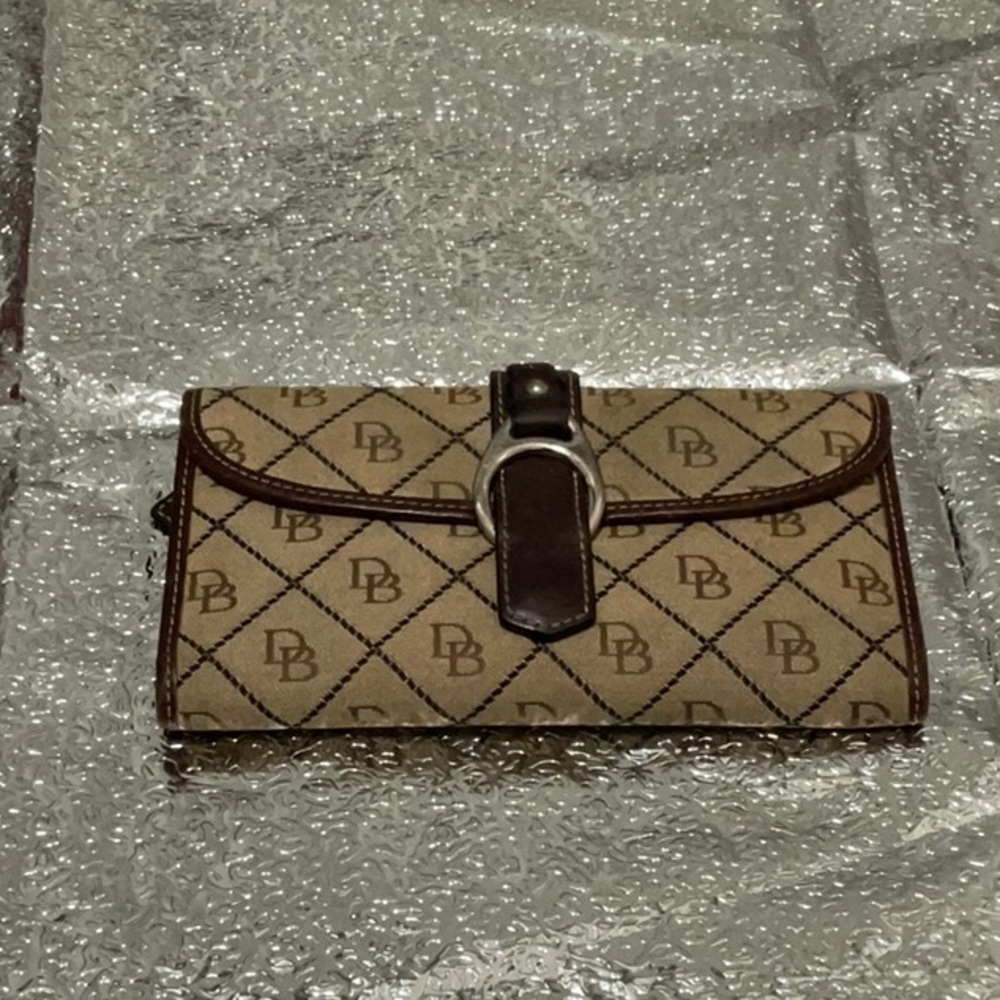 D&B wallet